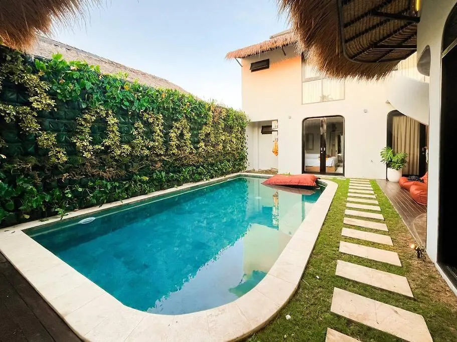 Villa Raaadha 3Br Modern Design Villa Center Of Seminyak 0*, Seminyak (Bali)